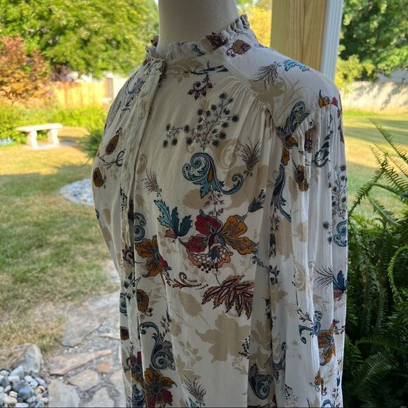 Plus Size White Floral Blouse Long Sleeved size 0X - Picture 3 of 8